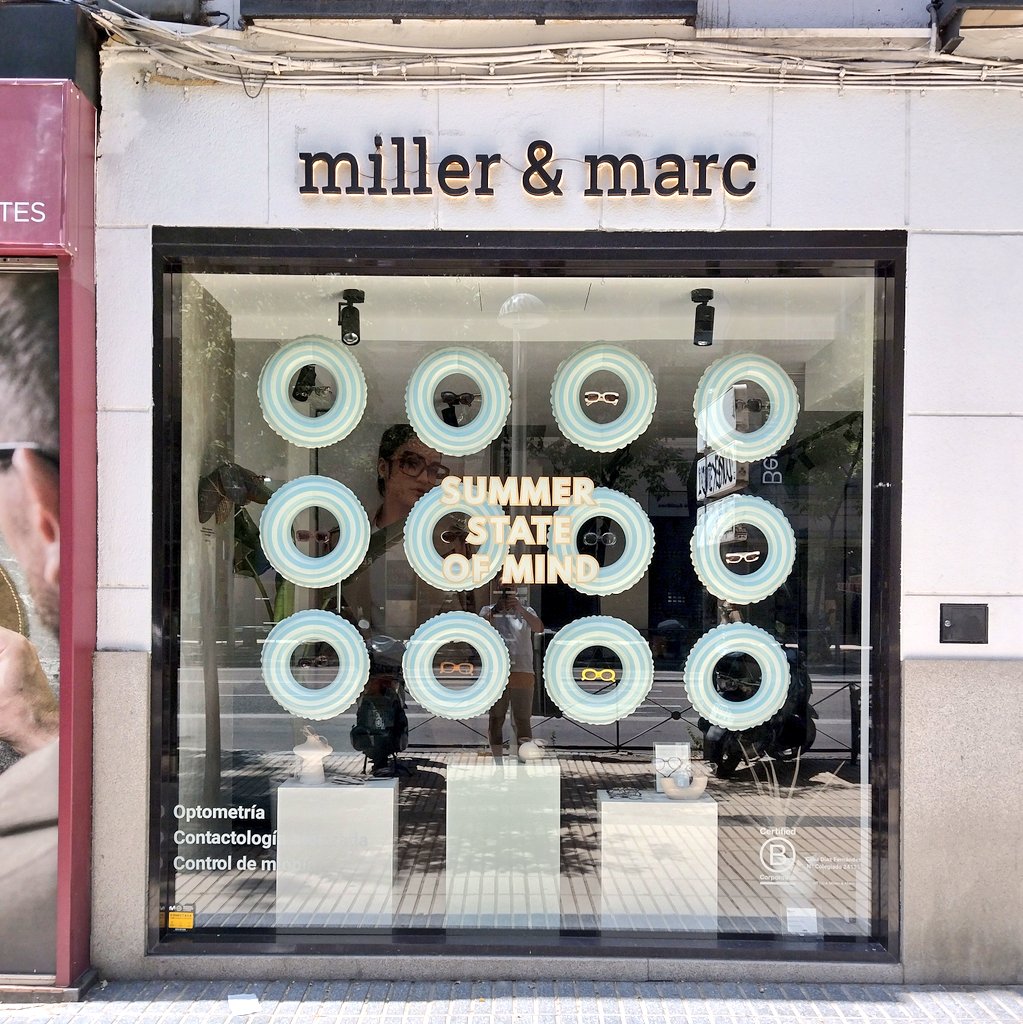 irimarq's tweet image. Una propuesta muy veraniega.
#escaparatismo #arquitecturaymoda