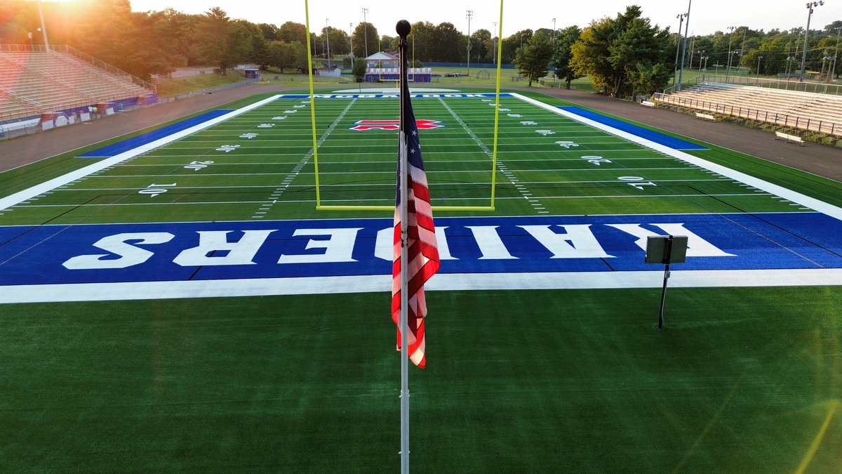 deluxeathletics's tweet photo. We completed this turf installation for @FieldTurf at McGavock High School in Nashville, TN. Kudos to our @deluxeathletics install crew for the quick turn around!!
#deluxeathletics
#deluxequality
#artificialturf #artificialturfinstallation
#syntheticturf https://t.co/xDQpHhCRIO