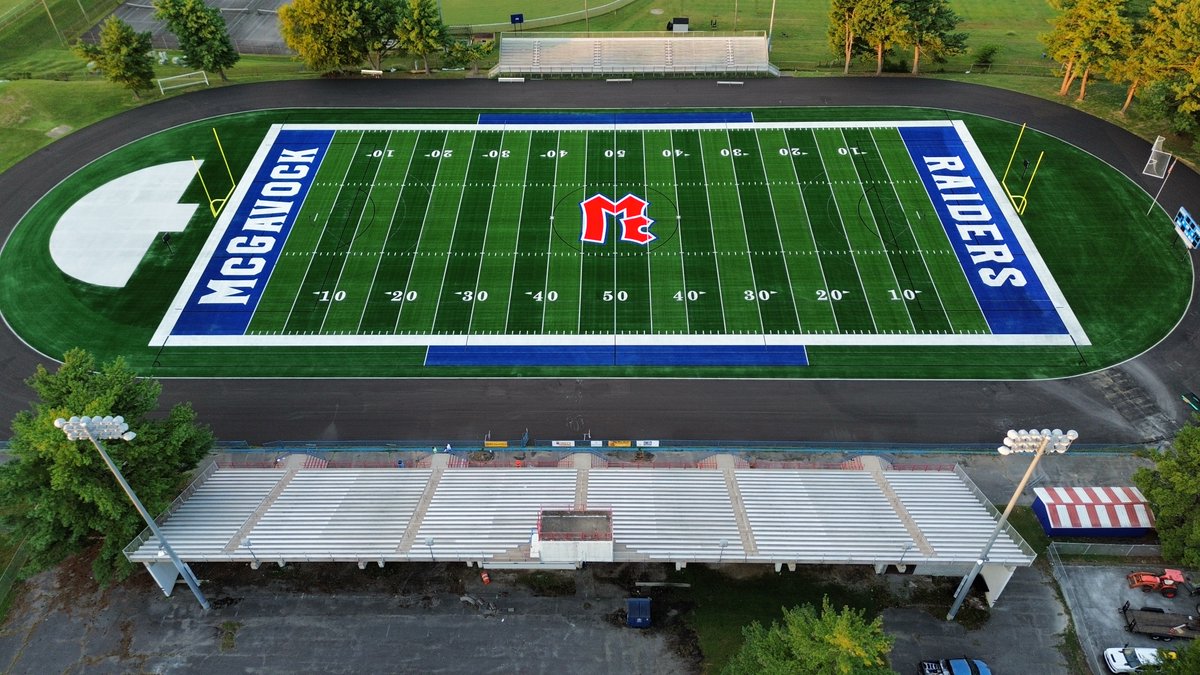 deluxeathletics's tweet photo. We completed this turf installation for @FieldTurf at McGavock High School in Nashville, TN. Kudos to our @deluxeathletics install crew for the quick turn around!!
#deluxeathletics
#deluxequality
#artificialturf #artificialturfinstallation
#syntheticturf https://t.co/xDQpHhCRIO