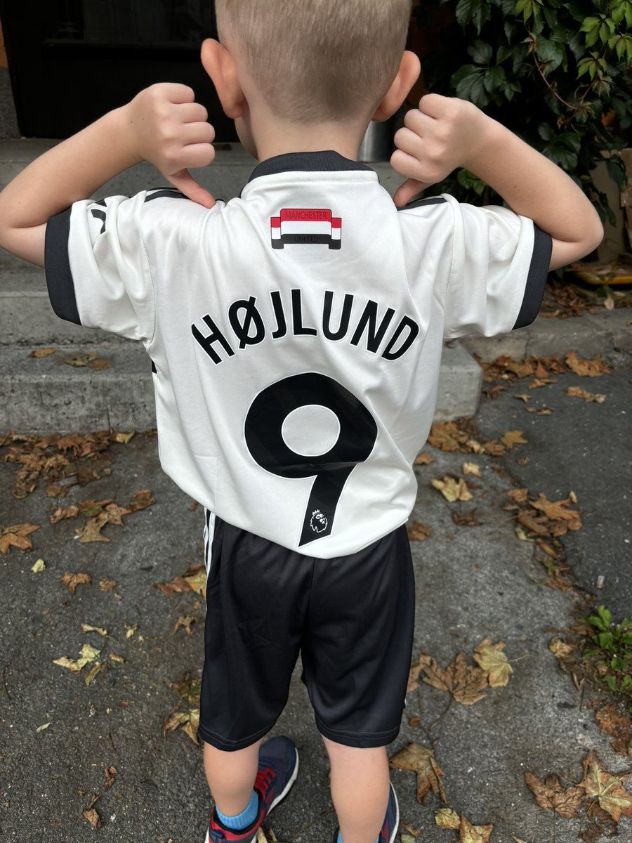 Chippergoal's tweet photo. Jack’s favourite player @RasmusHojlund9_ https://t.co/rfbk6iKkKI