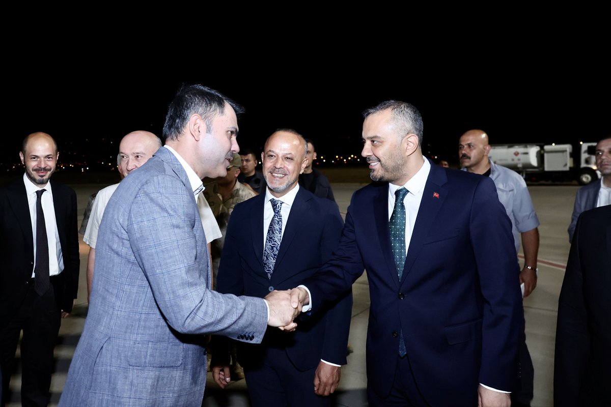 HanifiToptas's tweet photo. Bakanlık çalışmalarına ilişkin bir dizi inceleme ve ziyaretlerde bulunmak üzere şehrimize teşrif eden Çevre, Şehircilik ve İklim Değişikliği Bakanımız Sn. Murat Kurum'u (@murat_kurum) havalimanımızda karşıladık.

Kıymetli Bakanımıza hoş geldiniz diyor, çalışmalarında kolaylıklar diliyorum.