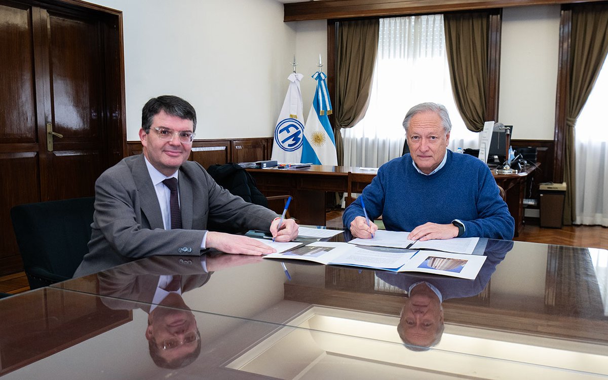 COVIARA's tweet photo. Firmamos un convenio marco con @FabMilitaresSE para desarrollar proyectos y actividades en conjunto. El objetivo es propiciar la colaboración entre las partes, para solventar las necesidades que hagan al mejor cumplimiento de los fines impuestos a cada organismo. https://t.co/xn8O6PSZER