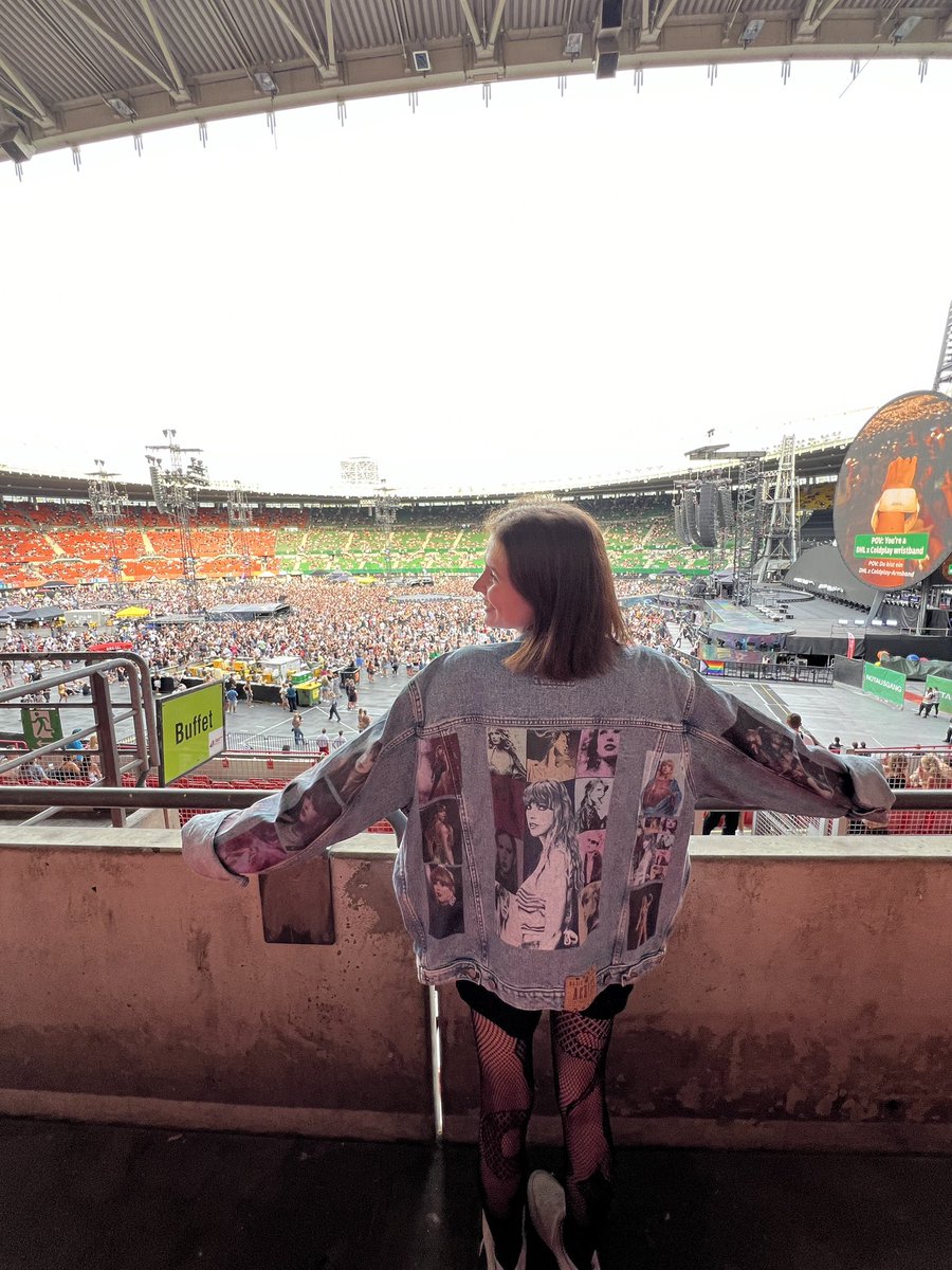 wildfreeolivia's tweet photo. Might or might not have showed up in my eras tour jacket to Coldplay ��🏻🥺 eras tour Vienna will forever be the biggest loss of my life https://t.co/yrr712lZi6