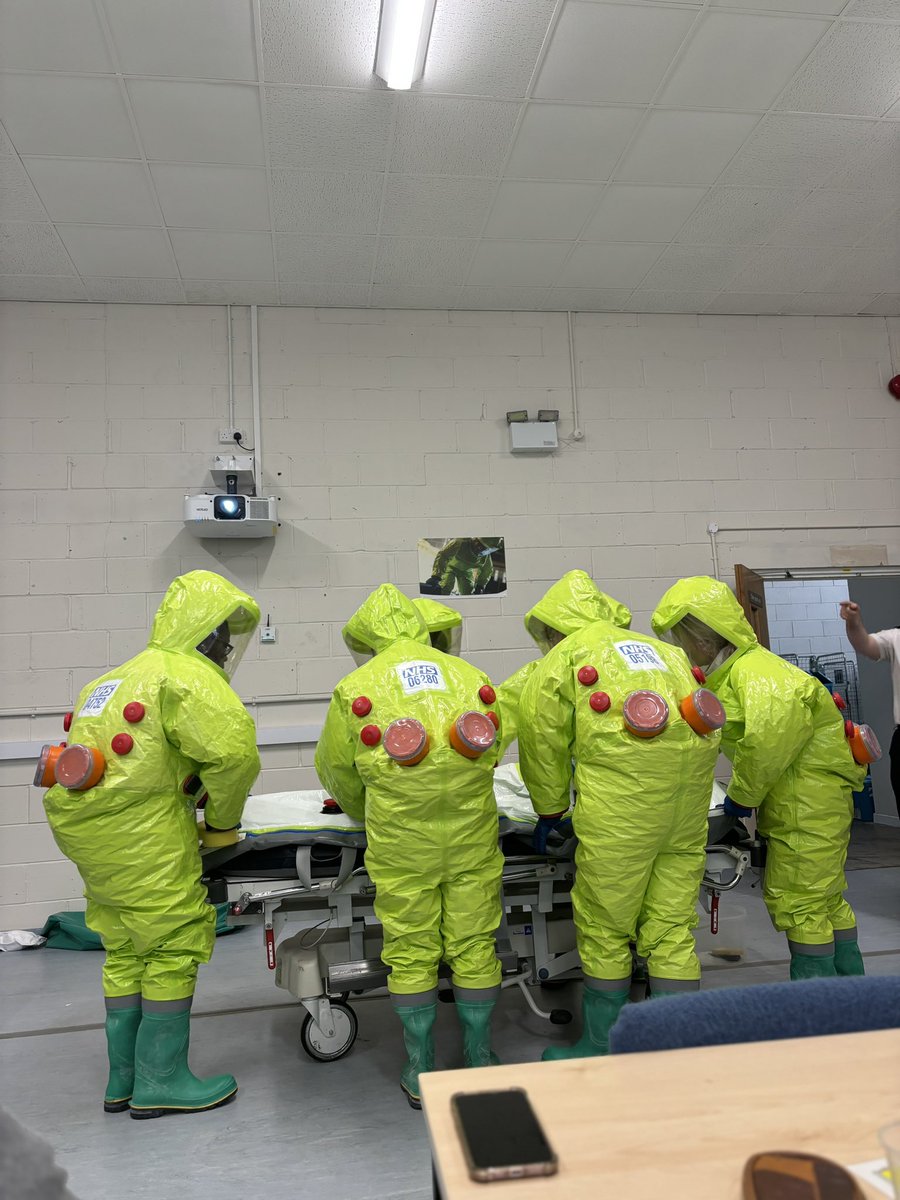 ED_LTHTR's tweet image. This time we have travelled to Oldham to learn about CBRN. Thank you @Sentinal_1 and all the team for the amazing course you deliver!