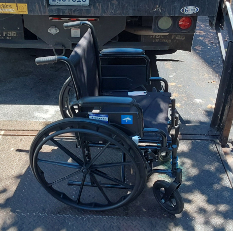 hdizz___'s tweet photo. Here are photos of wheelchairs and walkers Mayor's Breed's teams stole from disabled homeless people in recent weeks as part of her crackdown on homeless encampments. 49% of homeless people in SF have disabilities. https://t.co/s6feuauqIk