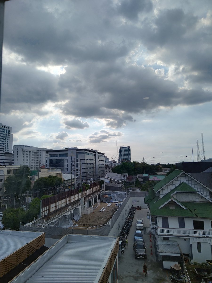 nicha44380's tweet photo. ท้องฟ้ายามบ่าย https://t.co/7fpS5Wxatd