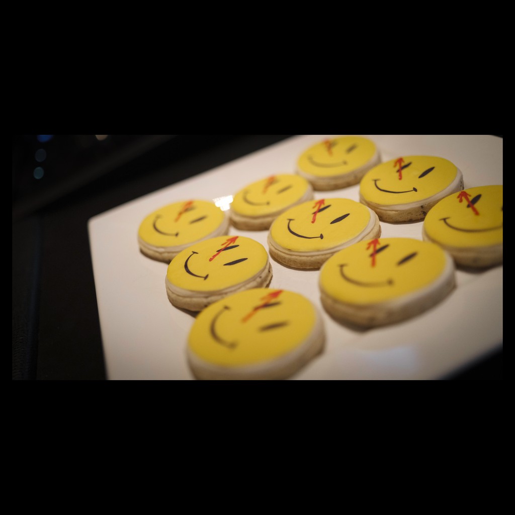 #TBT To the Watchmen Chapter 1 wrap for the final sound mix.🙂 We'd like to think The Comedian would've appreciated this. Thank you <a href="/kiwicookieco/">kiwi cookie co</a> for all the amazing creations!🥝🧁
.
.

#throwbackthursday
@warnerbrosanimation
#watchmen
#audiopostproduction
#animation