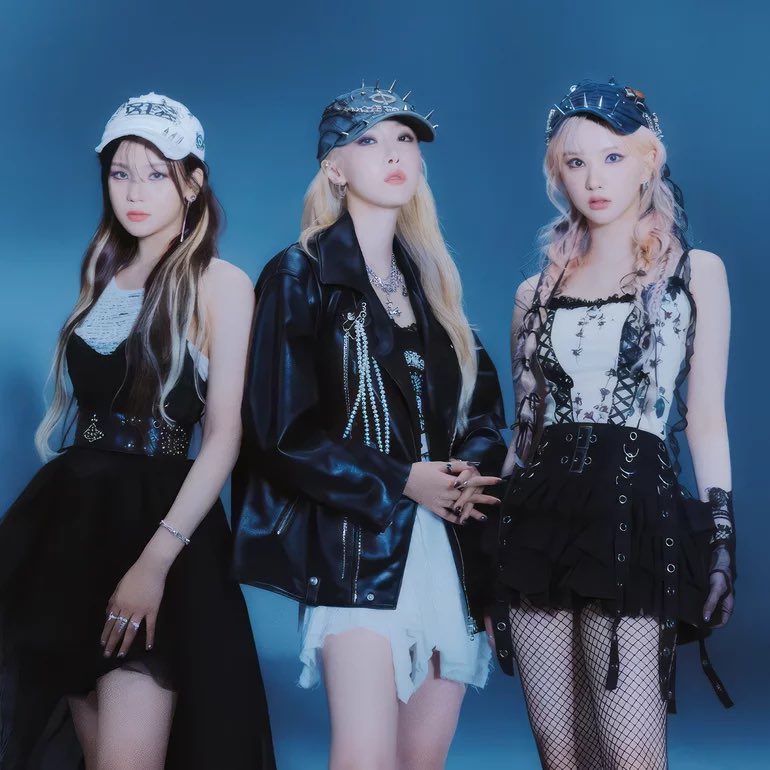 VIVIZ is currently preparing for a comeback this year.

m.entertain.naver.com/now/article/11…