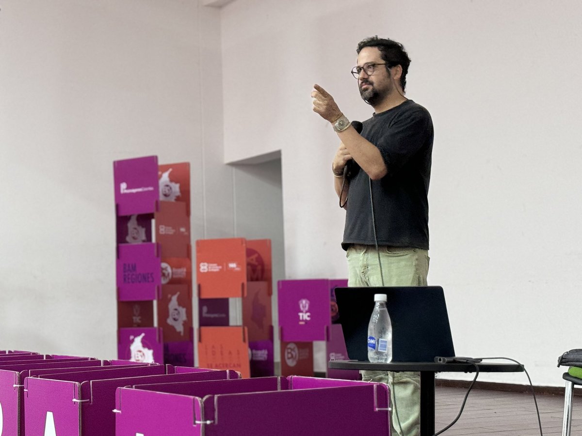BAM_Bogota's tweet photo. Cerramos nuestro segundo día de #BAMYopal con el taller ‘Estudio de caso de la región a los grandes festivales: la experiencia de La Suprema’, dirigido por Felipe Holguín https://t.co/O6INjCzz1r