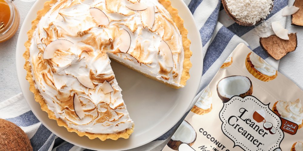 Indulge in a slice of heaven with this coconut cream pie 🥥🍰 topped with toasted meringue and coconut flakes. Paired perfectly with Leaner Creamer’s coconut cream-flavored coffee creamer for a tropical treat anytime! #DessertGoals #CoconutLovers 

leanercreamer.com/blogs/insta-po…