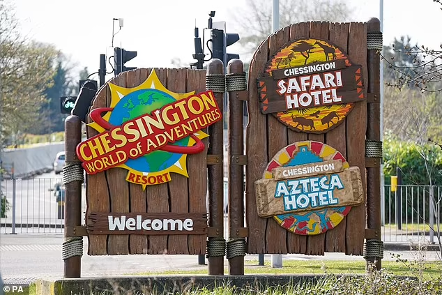 TrueCrimeUpdat's tweet image. Stabbing in car park at #Chessington World of Adventures, #London ~2:30pm

3rd man arrested for GBH

Police believe men known to each other

DUMB ASSES

 🙏 #TrueCrime