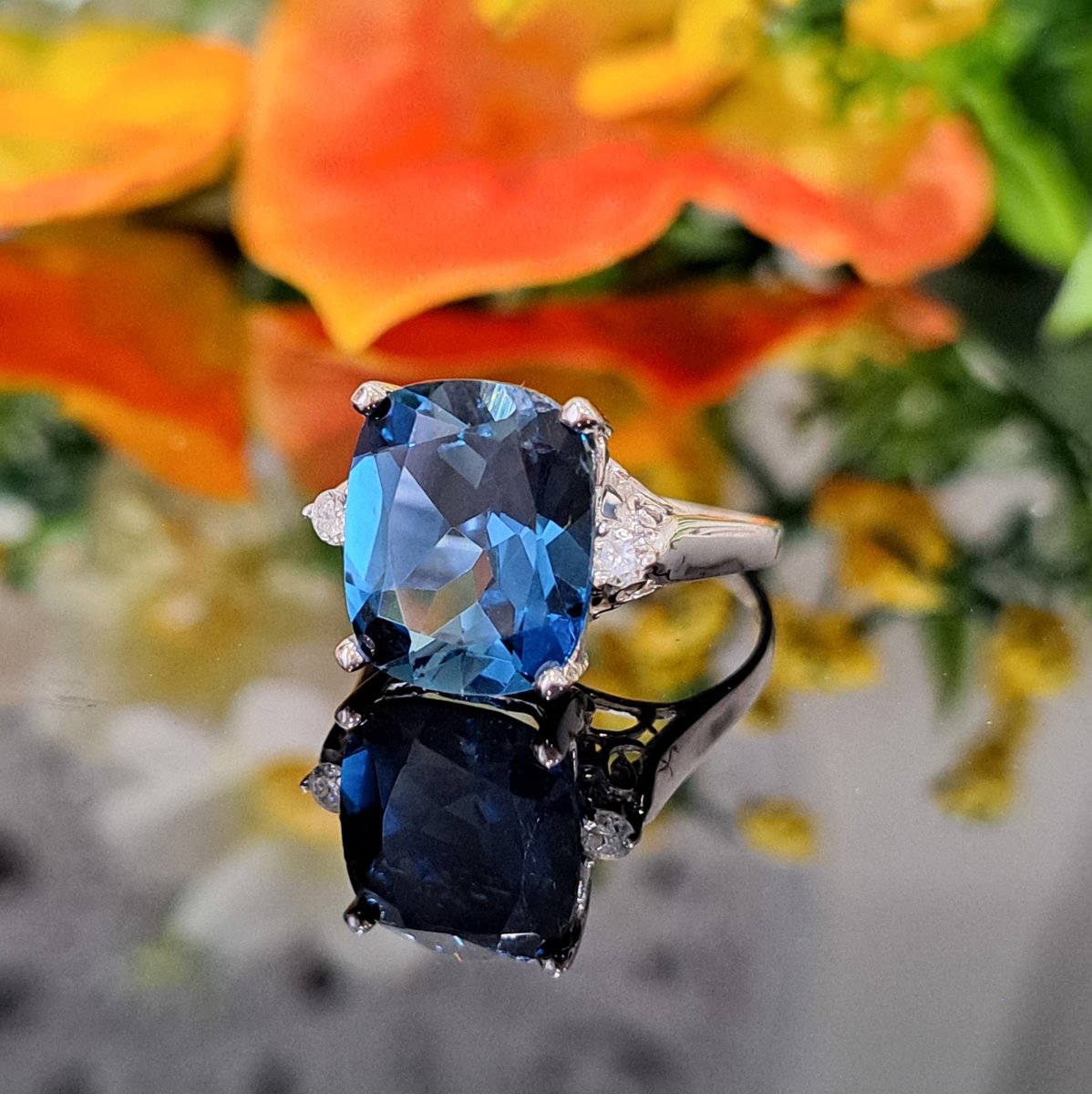 ElenaChernik2's tweet image. 5.58 Carat Natural London Blue Topaz &amp;amp; Diamonds 14k Solid White Gold Ring
etsy.me/3z1JqKy via @Etsy #TopazRing #NaturalLondonBlueTopazRing #14kSolidWhiteGoldRing #AnniversaryRing #StatementBirthstoneRing #GiftForHer