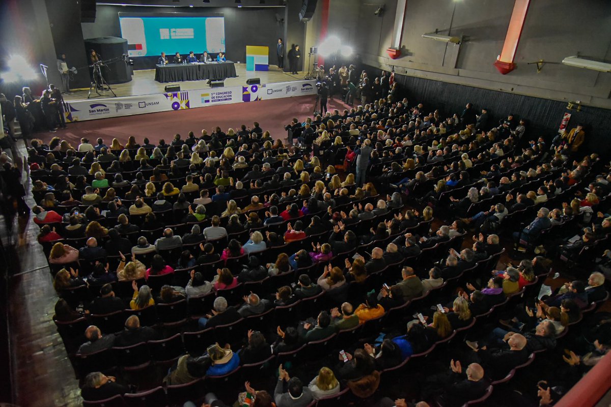 Para mejorar la educación pública primero tenemos que defenderla, como lo viene haciendo <a href="/Kicillofok/">Axel Kicillof</a> para enfrentar el ajuste y el desfinanciamiento de Milei. 

Hoy arrancó en #SanMartín el 
1° Congreso de Educación en el que más de 6 mil inscriptos y 80 especialistas van a