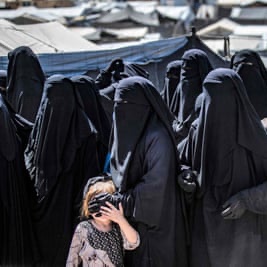 RachelBowljiffy's tweet photo. In Oz a male judge destroys women's right to assemble by redefining 'female' to inc men who say they're women.

In Afghanistan male 'judges' declare women have no right to speak &amp; must be fully covered &amp; veiled in public.

Women, oppressed by men from all angles.

#TickleVGiggle https://t.co/yZivIboWof