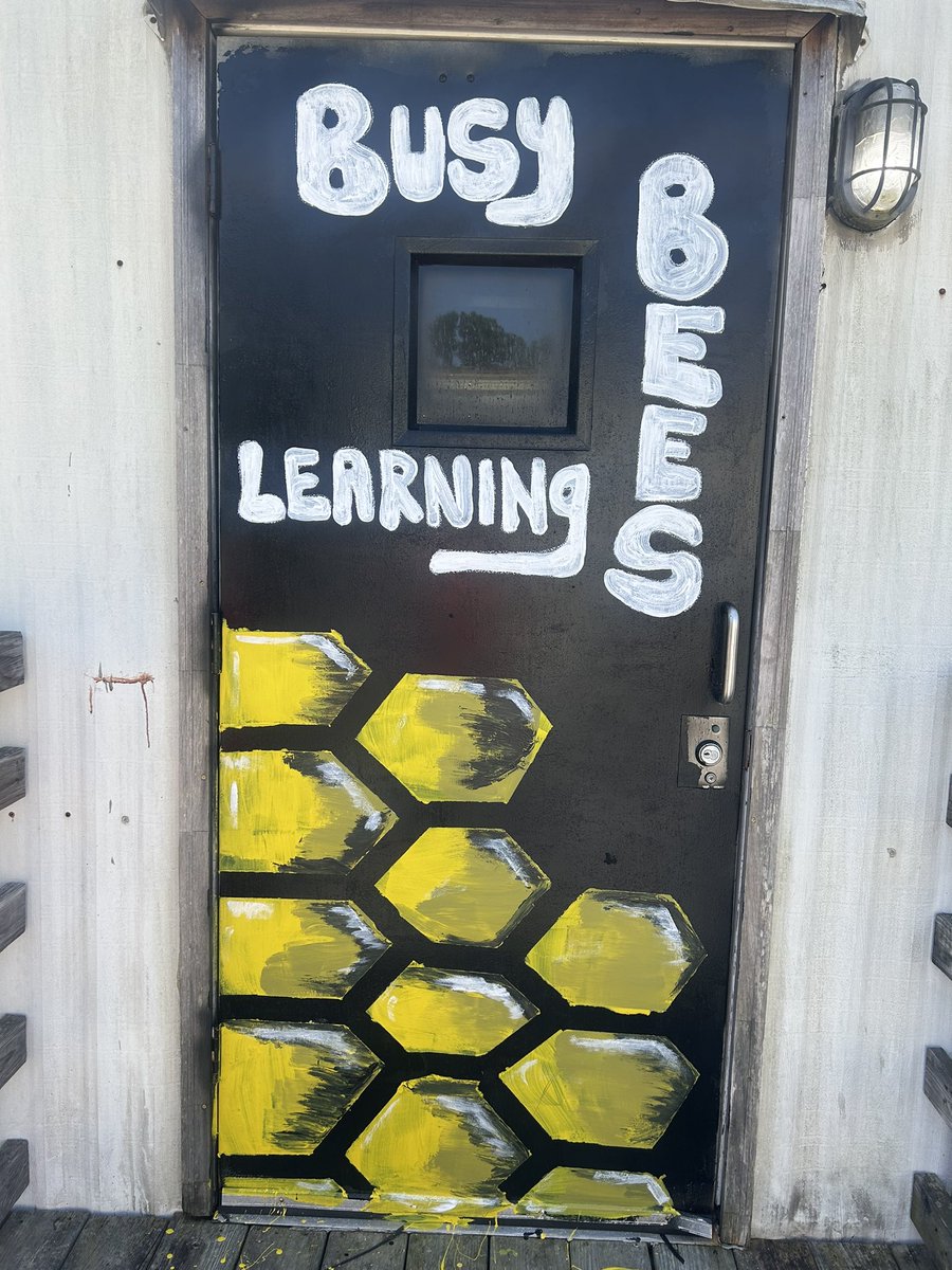 GailMarieBowen's tweet image. Had a blast at Scurlock Elementary&apos;s Open House today! 📸 The “Picture with Some Kiddos” challenge was a huge success—so many smiles and fun moments captured! Great to see our community come together and celebrate our amazing students. @Scurlockbears
#SES #TwitterChallenge…