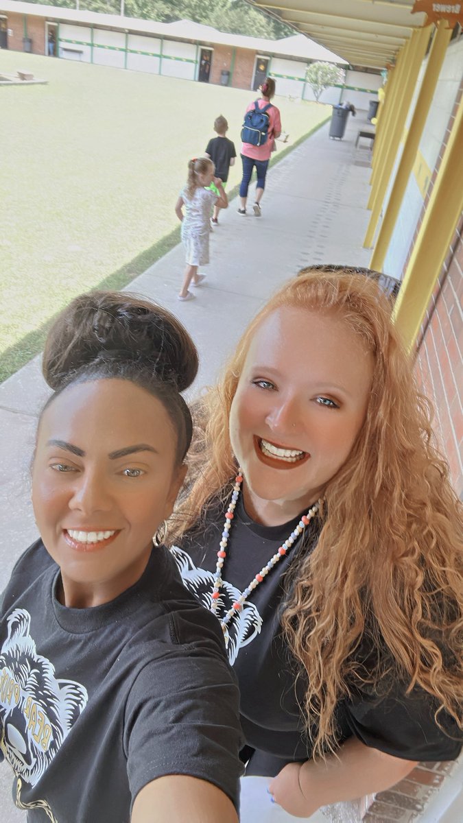 GailMarieBowen's tweet image. Had a blast at Scurlock Elementary&apos;s Open House today! 📸 The “Picture with Some Kiddos” challenge was a huge success—so many smiles and fun moments captured! Great to see our community come together and celebrate our amazing students. @Scurlockbears
#SES #TwitterChallenge…