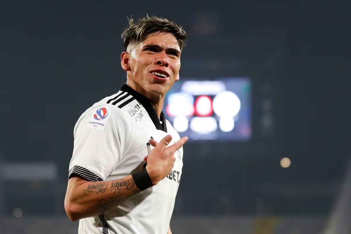 Colo Colo podría haber vendido a Carlos Palacios según Coca Mendoza.