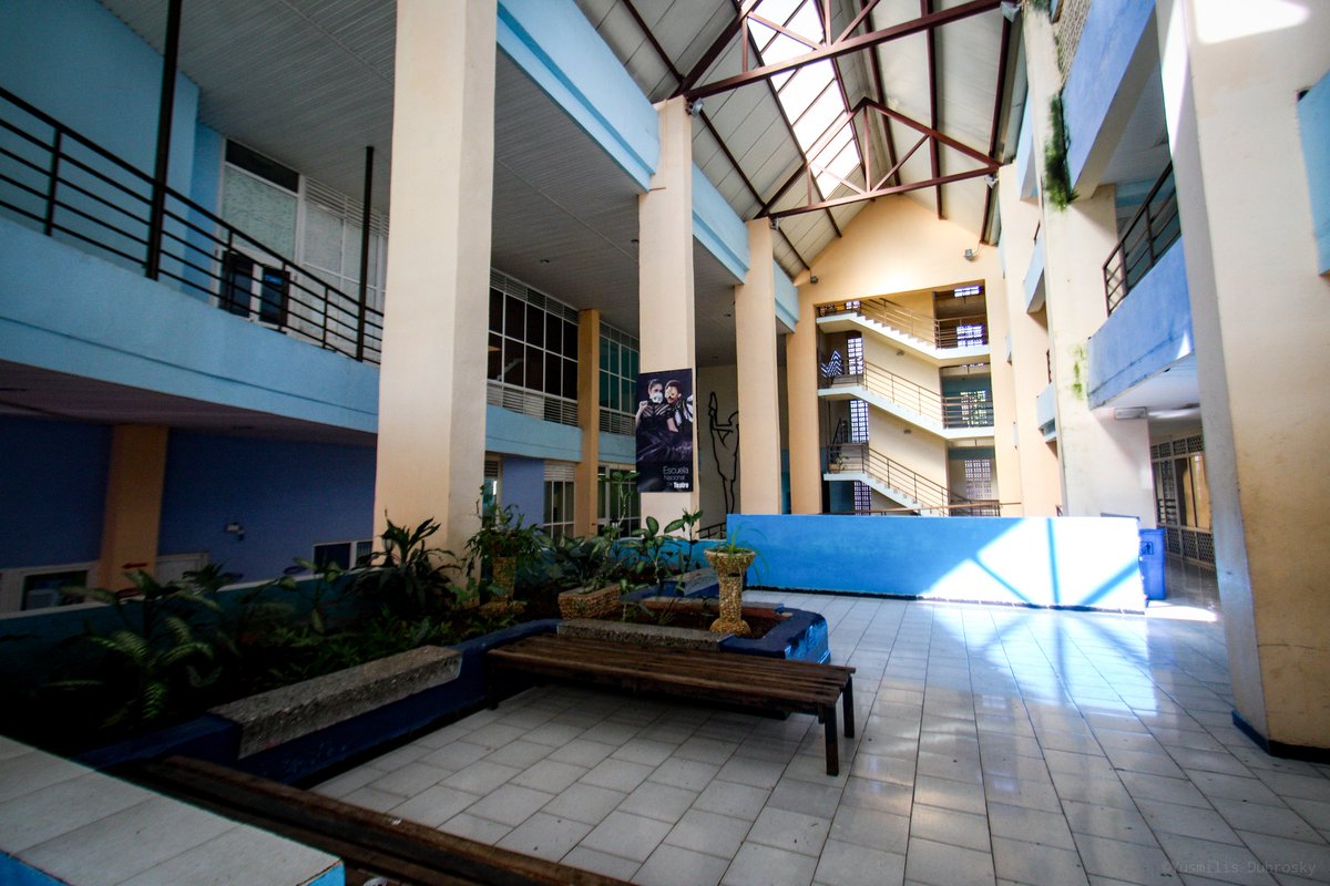 Cuba_ENTeatro's tweet photo. 🏫🎭El 2 de septiembre marca el regreso a las aulas! Maestros y estudiantes se reencontrarán para iniciar el nuevo curso escolar lleno de metas y desafíos. #ElArteDeEnseñarElArte #CubaEsCultura #EscuelasDeArte https://t.co/X7rG5nHqNu
