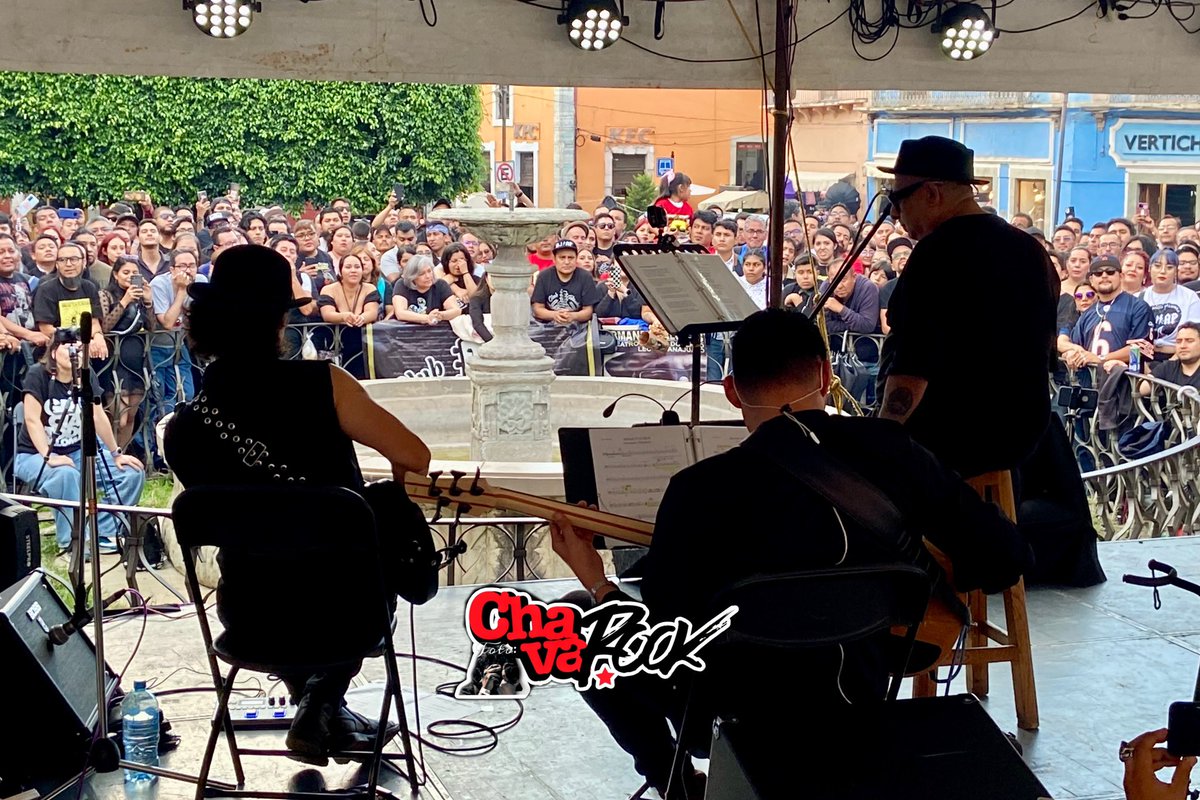 Chava_Rock's tweet photo. Abro hilo de imágenes de Armando Palomas en su presentación en Guanajuato.
De anuncio como la despedida de los escenarios. Ya no más giras, ya no conciertos largos.
@ELPALOMAS #ArmandoPalomas #ChavaRock
Gracias por seguirme, en las demás redes estoy como Chava Rock Oficial
🧵 https://t.co/GEXoNOevKY