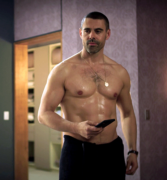 Hiago__Junior's tweet image. Uma das séries favoritas do @_reinaIdo a 2ª temporada de #PerfilFalso tem estreia confirmada para 2025 na Netflix. No novo arco de episódios foram acrescentados ao elenco os atores Emmanuel Esparza e David Palacio. Detalhe: trabalharam juntos em #RominaPoderosa da Caracol.

📰 VM