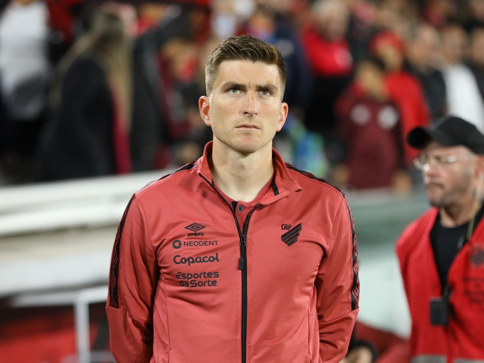 Martín Varini:

Chegou com o Athletico na REPESCAGEM da Sul-Americana e em desvantagem na 3ª FASE da CdB

Classificou pras oitavas e pras quartas em AMBAS COMPETIÇÕES

NÃO TEM NEM 2 MESES DE TRABALHO (!!!!!!!)

Quem critica não tem fundamento NENHUM

Tem que respeitar e MUITO. 🇺🇾