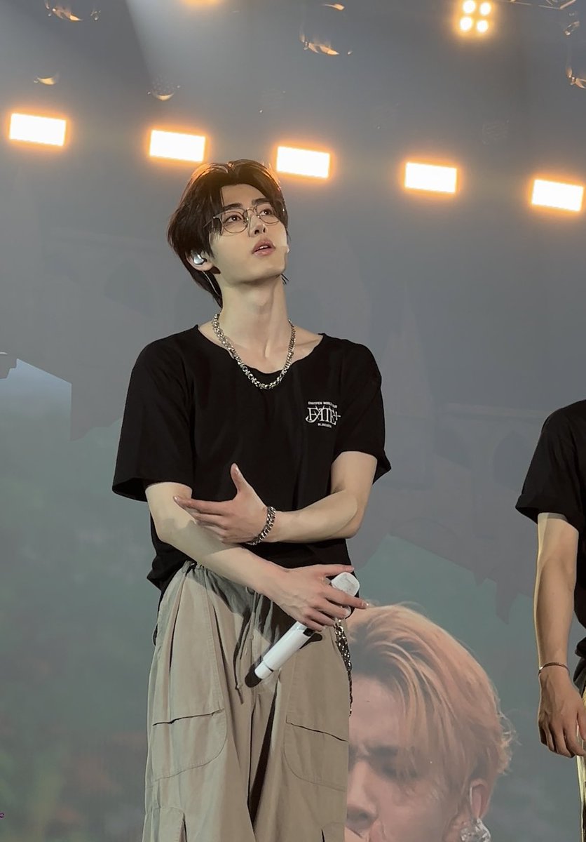 Glasses Hoon 😍🖤