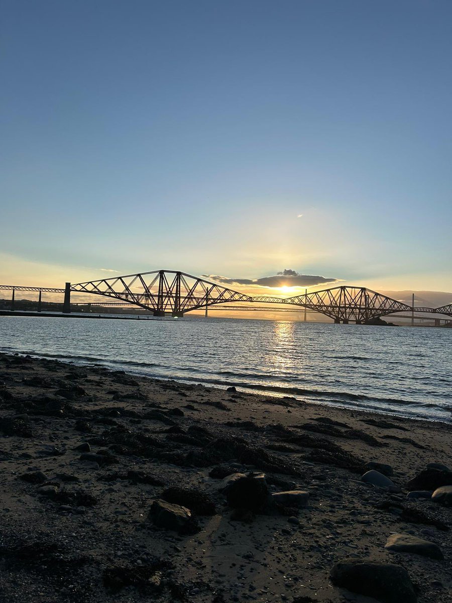 Karen Thomson tweet media