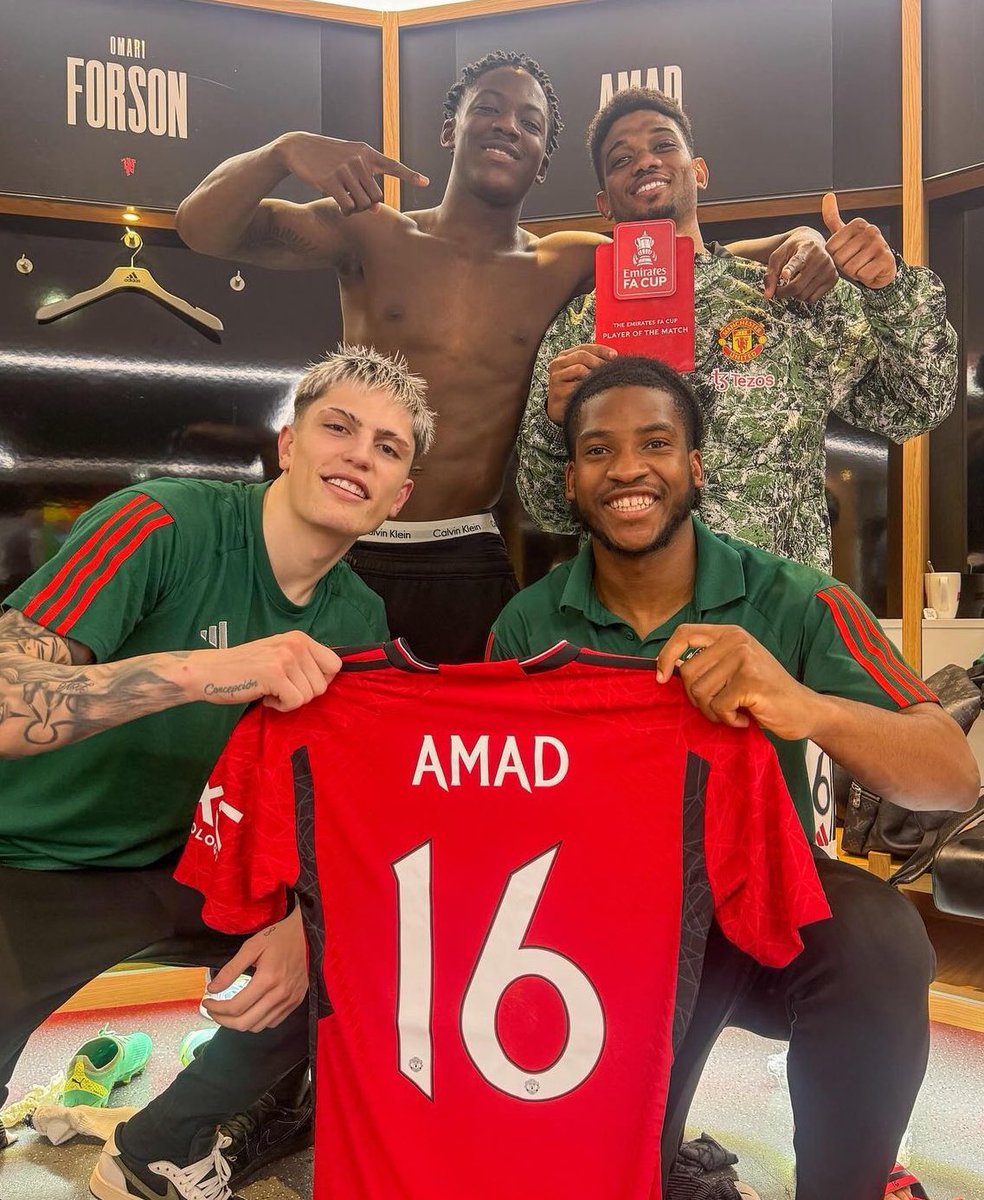 Fuck ego! I'm following every United fan that likes &amp; retweets this tweet. 

Must be following me too