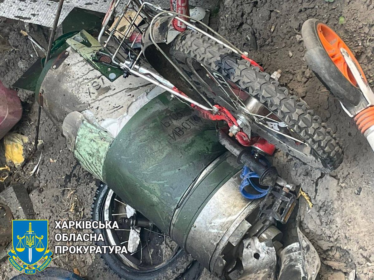 Kovyagi's tweet photo. 22 серпня 2024 року близько 15:30 росіяни обстріляли з РСЗВ «Торнадо-С» місто Богодухів,  1 загиблий, 8 поранених - повідомила Харківська обласна прокуратура.
Внаслідок обстрілу горить хвойна підстилка 2 га

https://t.co/uQ69yXaXzr

#Богодухів #Bogoduhov #Bogoduhiv #Богодухов https://t.co/FWO8X4WxAh
