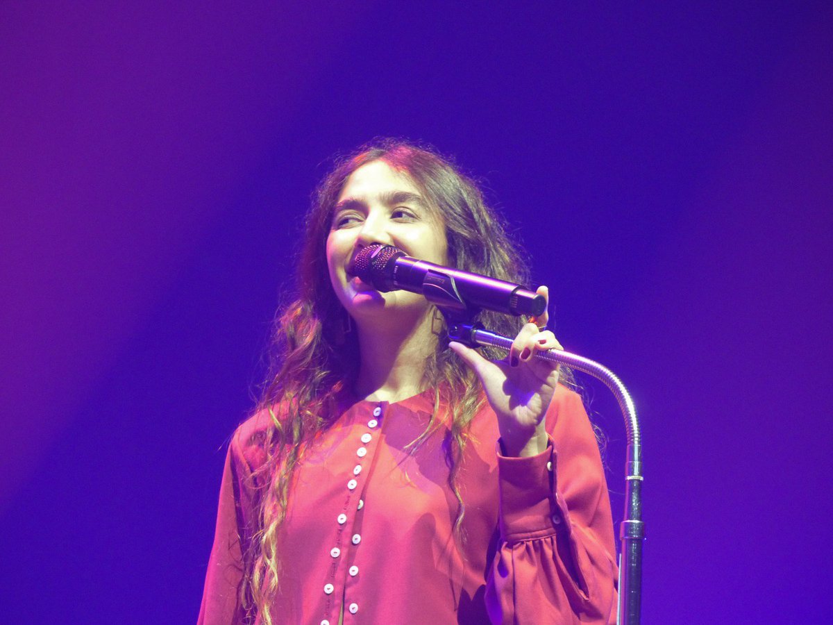 _mottabe's tweet image. depois de 1 ano e 3 meses do voz e violão e tudo que der na telha, 1 ano e 9 meses de COR, fotografei Vitória Falcão e Ana Caetano