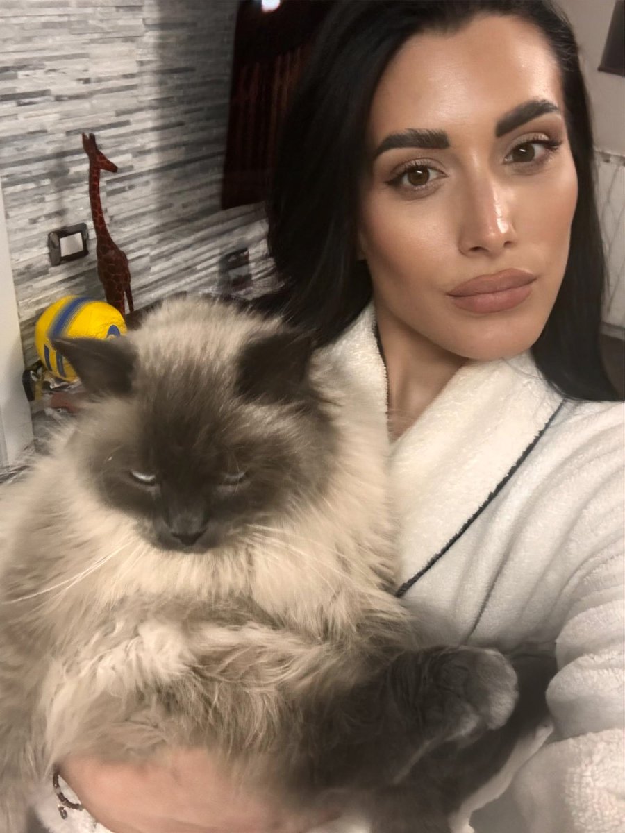 Always very happy to take pictures 🤣💕
#CatsAreFamily