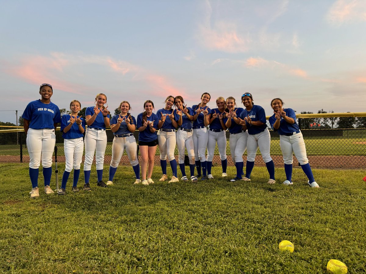 Last fall season with my girls. Can’t wait to join them on the field again💓 
<a href="/AbbyWinkler13/">Abby Winkler</a> <a href="/Rylanmusic2025/">Rylan music</a>