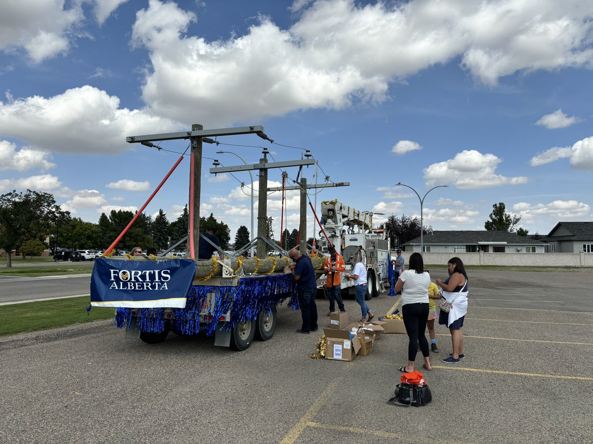 Scaife1991's tweet photo. A little prep for the annual cornfest parade ! @FortisAlberta https://t.co/uiP5kZBobA