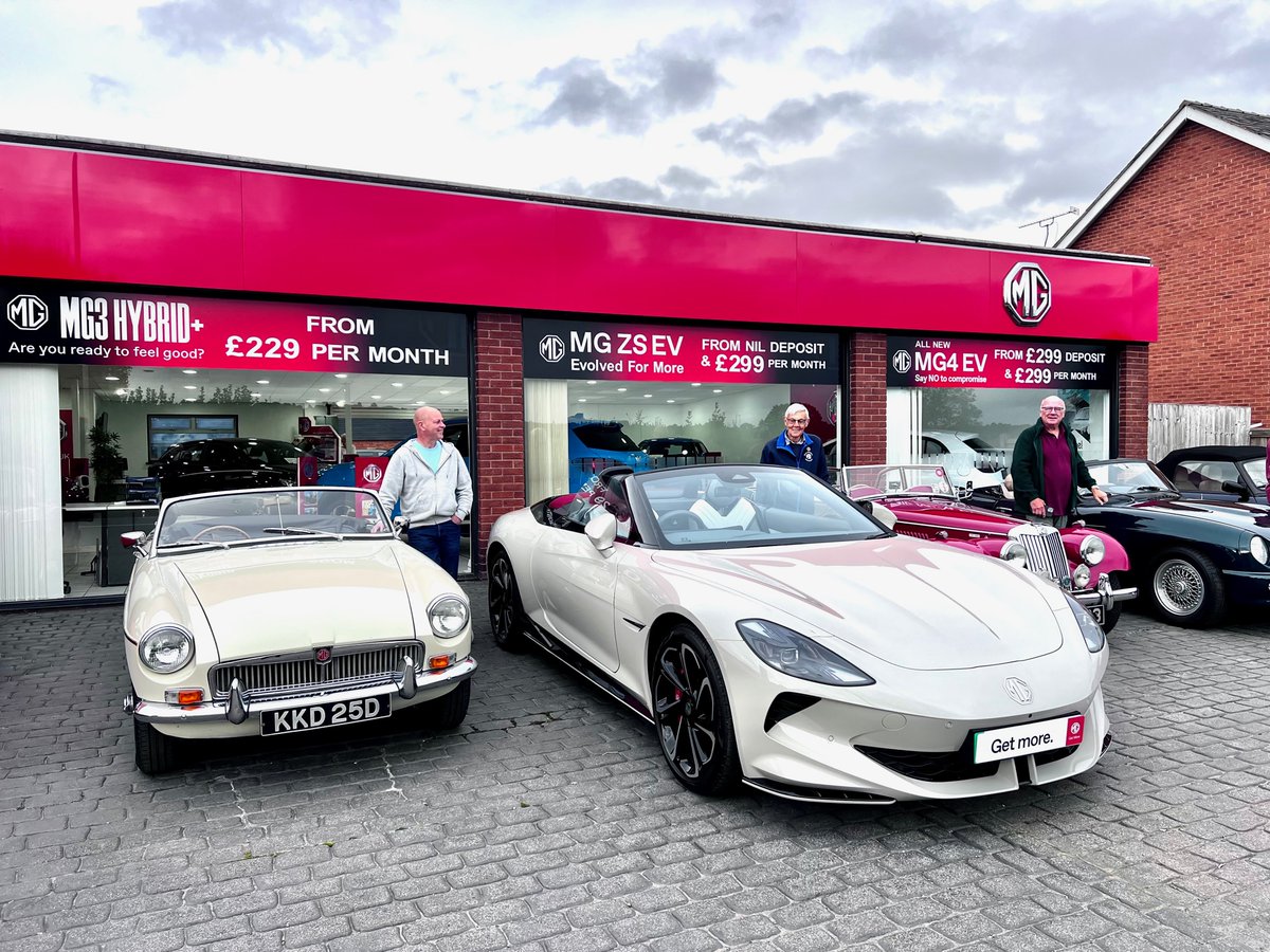 gallagherscars's tweet photo. Members of the Local West Cheshire MG Club attended a special preview of the All-New Roadster From MG at Gallaghers MG. The New MG Cyberster was on show and members showed off their Classic MG Roadsters 
#mg #Cyberster
#mgb
#mgbgt
#mgtf
#Chester 
#NorthWales https://t.co/CuXuOA1gkt