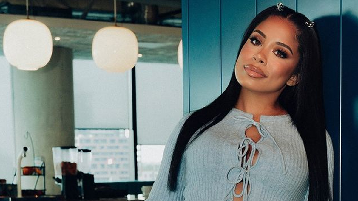 SHIFTER (@shifternetwork) on Twitter photo Singer and TV host <a href="/KeshiaChante/">Keshia Chanté</a> celebrates the 20th anniversary of her self-titled debut album with the release of a new Deluxe Edition. #keshiachante #RnB #rnbmusic
shiftermagazine.com/music/keshia-c… Singer and TV host <a href="/KeshiaChante/">Keshia Chanté</a> celebrates the 20th anniversary of her self-titled debut album with the release of a new Deluxe Edition. #keshiachante #RnB #rnbmusic
shiftermagazine.com/music/keshia-c…