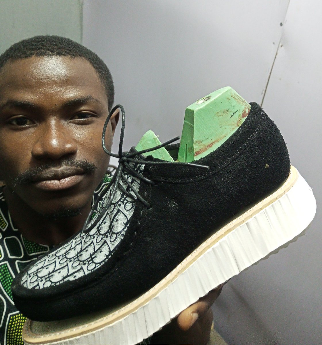 OriginalPeejay's tweet photo. JOS SHOEMAKERS
Almost smile today, but I remembered this week is just for business. https://t.co/8XppHYiyVR