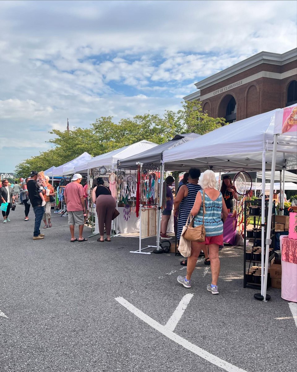 Voted the #1 Farmers Market in TN, <a href="/Clarksville_CVB/">VisitClarksvilleTN</a>'s Downtown Market is more than a marketplace - it is the heartbeat of community connection. Open May 11 – Oct. 5, this weekly open-air market features fresh produce from local farms, handmade goods, food, live music, &amp; more!