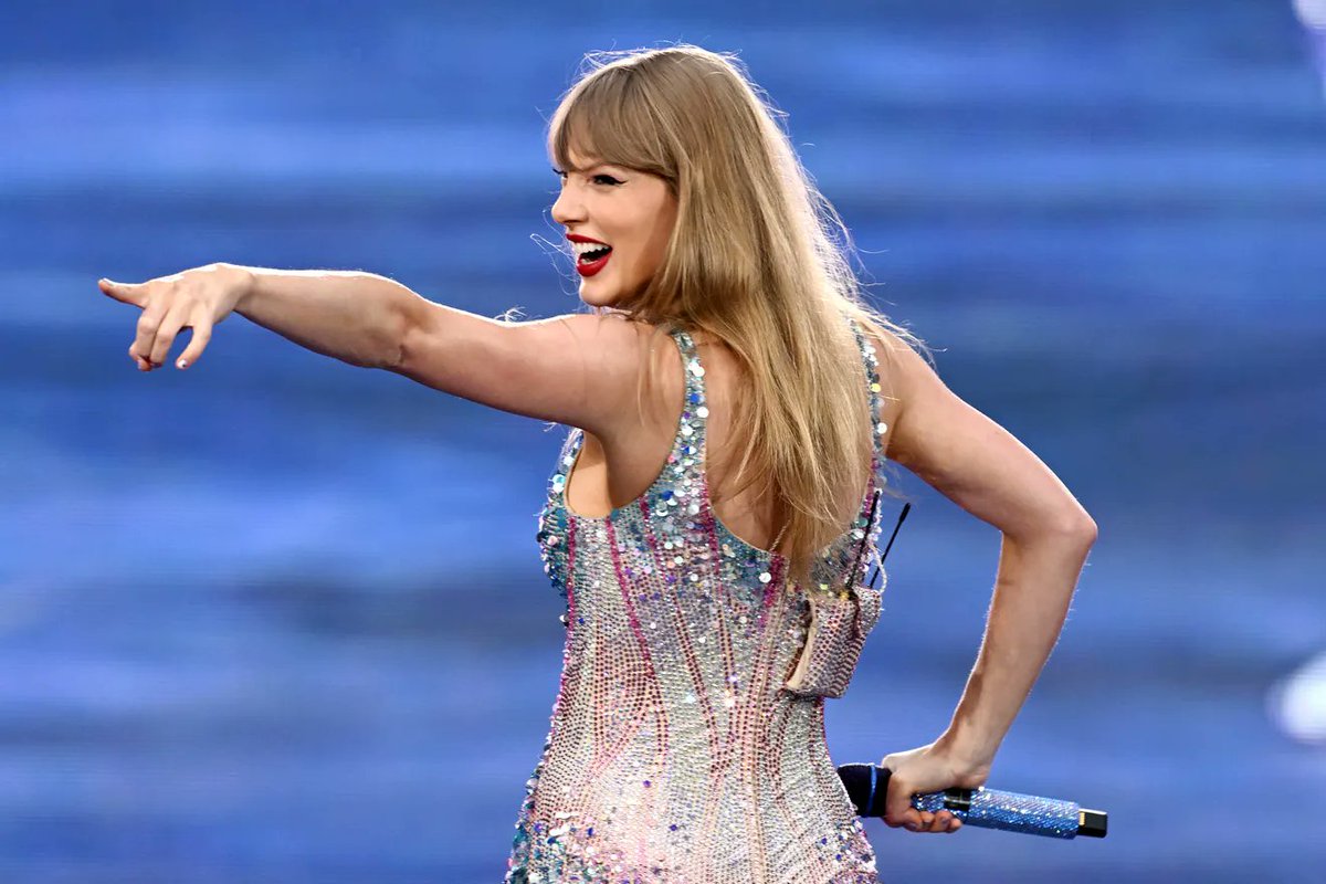 Andy Behrman (@electroboyusa) on Twitter photo #TaylorSwift is in Chicago, and the scuttlebutt is that she may make an appearance at the DNC this evening and to endorse <a href="/KamalaHarris/">Kamala Harris</a>.
Swift endorsed Biden and Harris weeks before the election in 2020.
Please follow me <a href="/electroboyusa/">Andy Behrman</a> for updates and please retweet! #TaylorSwift is in Chicago, and the scuttlebutt is that she may make an appearance at the DNC this evening and to endorse <a href="/KamalaHarris/">Kamala Harris</a>.
Swift endorsed Biden and Harris weeks before the election in 2020.
Please follow me <a href="/electroboyusa/">Andy Behrman</a> for updates and please retweet!