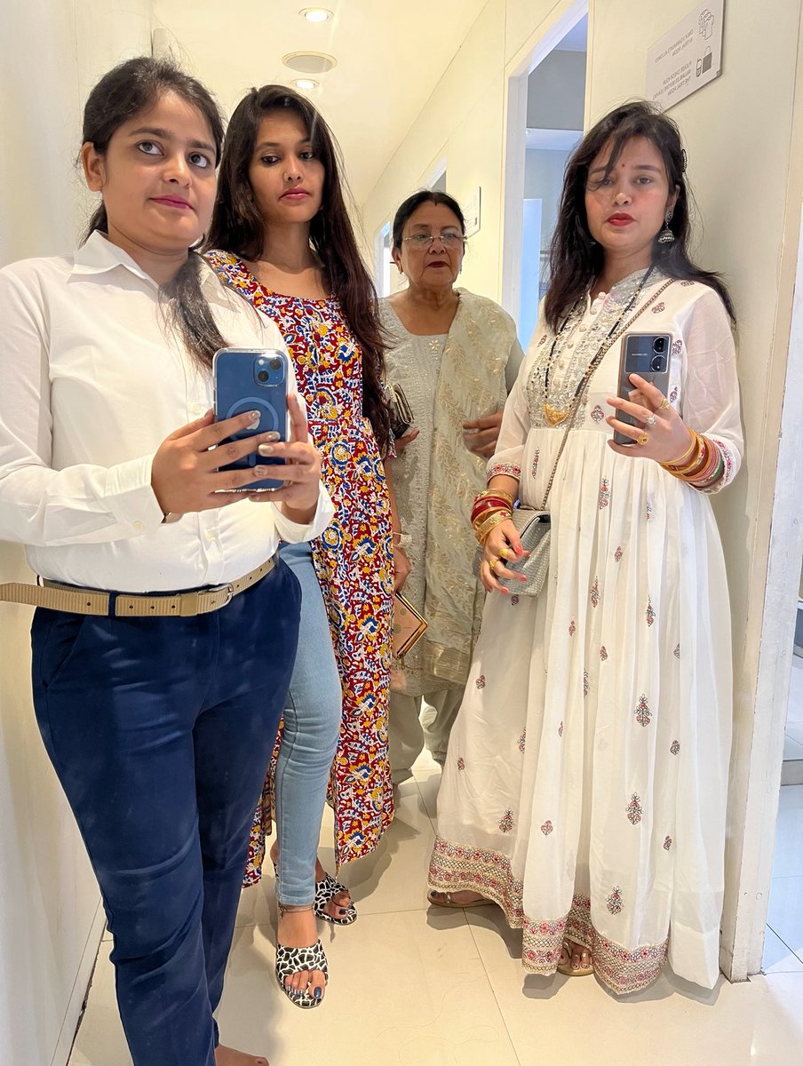 PreetiKant3's tweet photo. https://t.co/4qQ2p1MvuD
