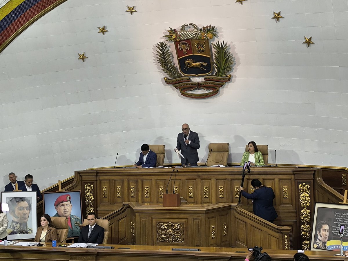 #22Ago || Presidente de la AN, diputado, Jorge Rodríguez: 

"Nosotros no podemos seguir trabajando con una Ley (Ley de Partidos Políticos) realizada por fariseos... Un fascista no puede ser candidato, una fascista no puede ser candidato a ningún evento electoral en Venezuela".