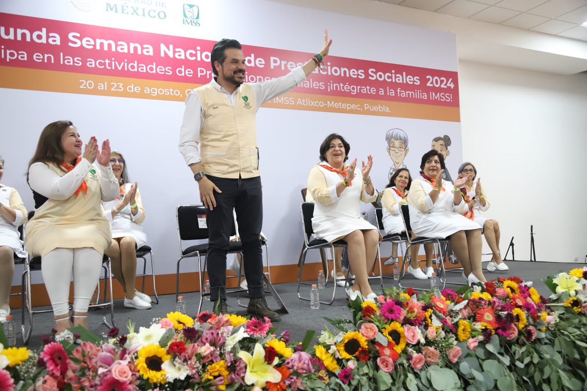 Tu_IMSS's tweet photo. 📸 Aniversario del #VoluntariadoIMSS 💚 

57 años de compromiso y entrega https://t.co/rU4CxsQs5K