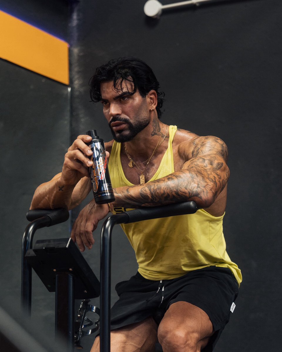 Sergiconstance's tweet photo. The goal is simple... better than yesterday🤜🤛 Team @scitecnutrition
#scitec #teamscitec #makeadifference #gym #gymlifestyle #gymmotivation #motivation #discipline #aesthetic #workout https://t.co/CcstL1DS9A