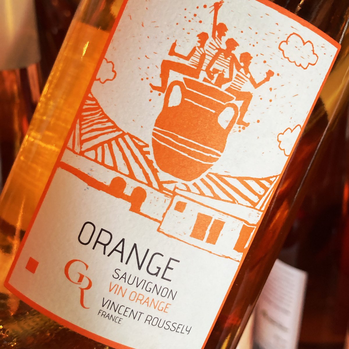 Amazing wine tasting Friday with the incomparable Jesse Young and the wines of @closroussely 5-7pm. #pineaudaunis #orangewine #touraine #sauvignonblanc #loirevalley #chicagowine #drinksmall