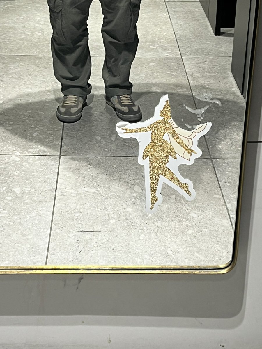 •שירותי גברים סינמטק תל אביב - ביקורת ✨מיוחדת✨ בחסות אבא שלי•

יתרונות - יש נייר, נקי, יש נייר לניגוב ידיים 
חסרונות - נכנסו בנות כי התור לשירותי בנות היה ארוך מדי

9/10