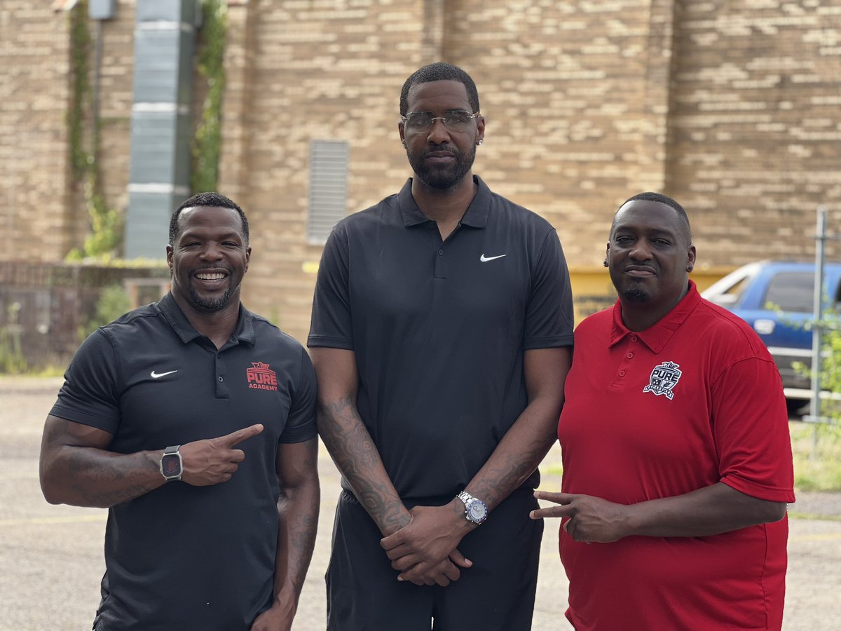 MC_GameChanger's tweet photo. Glad to have Shawne Williams join PURE Academy as our Head Boys’ Basketball Coach! His story of resilience and excellence aligns perfectly with our mission. Welcome home, Coach Williams! Let’s go! #PUREWay https://t.co/zIcjASkzsV