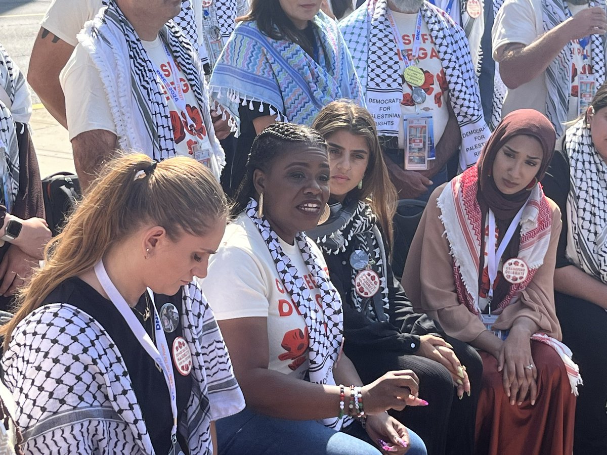 saaaauuull's tweet photo. Live: “Is there any person speaking tonight who will give up their spot for a Palestinian voice? Will you make that decision?” -Cori Bush https://t.co/3VuNW5rkIF