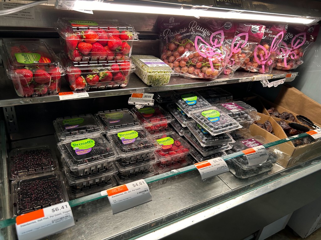 Things are looking BERRY summery here at the Co-op! Swing by and get fruity.

[Image: Refrigerated grocery case with clear containers of blueberries, blackberries, raspberries, and other fruit.]

#greenehillfoodcoop #foodcoops #brooklynfood #berrydelicious