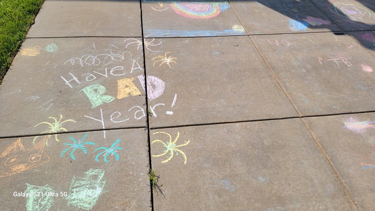 Our walkway looks so inviting as we get ready for our first day of school! Thank you to our students and the PTA for their "Chalk the Walk" event this morning!