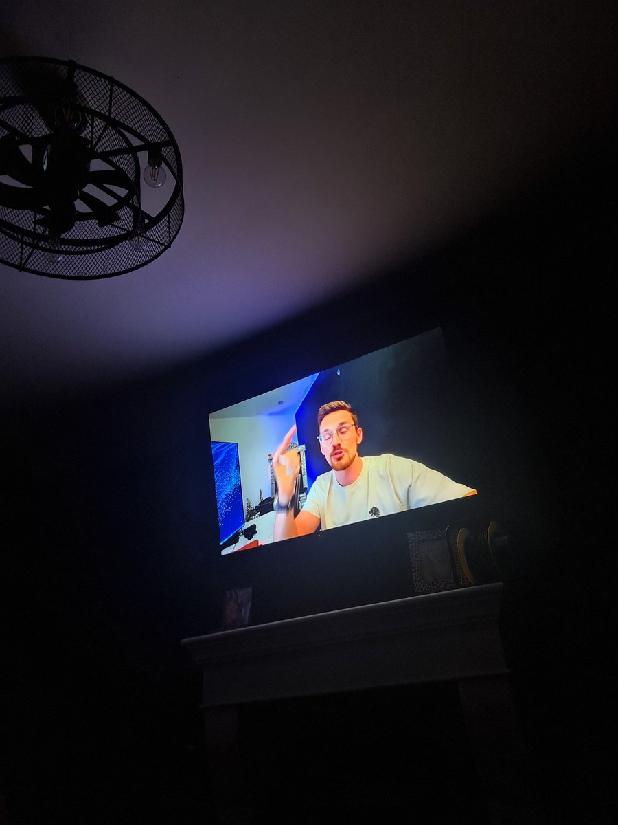 emmaconway4's tweet photo. Get the dinner sorted after work then sit down to @LifeOfTom @Syndicate 

Always on the big telly

@Hallionati https://t.co/xVmNPcxYTS