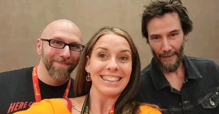 KeanuRJohnWick's tweet photo. I'm  with happy people at terrificon 2024
It was a pleasure for them to meet the one and only Keanu reeves https://t.co/mhwjVv2L0x